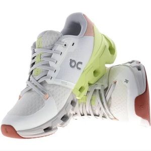 Cloudflyer 4 On running